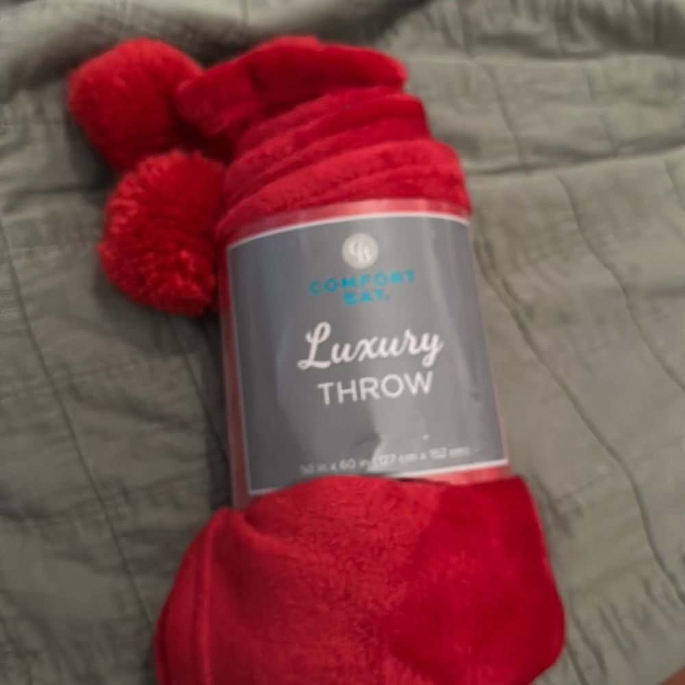 Comfort Bay Pom Pom Soft Throw 50”x60”